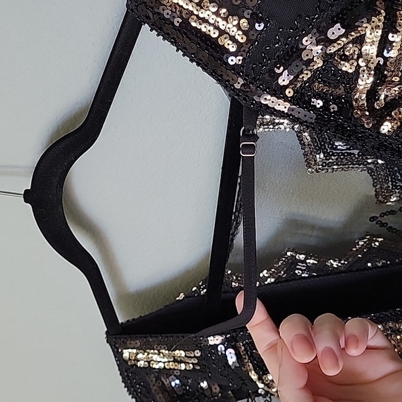 Vijiv NWT black and gold beaded and sequin dress size large - Picture 6 of 10